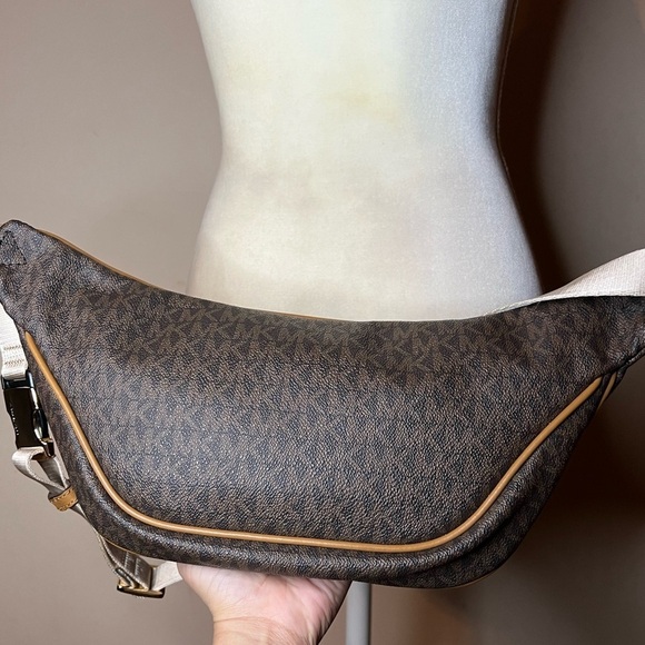 Michael Kors Kenly Medium Waist Pack Crossbody Signature Brown - Picture 9 of 15